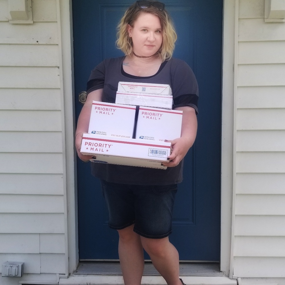 LIKE THIS POST TO BOOKMARK MY CLOSET - Picture 4 of 4